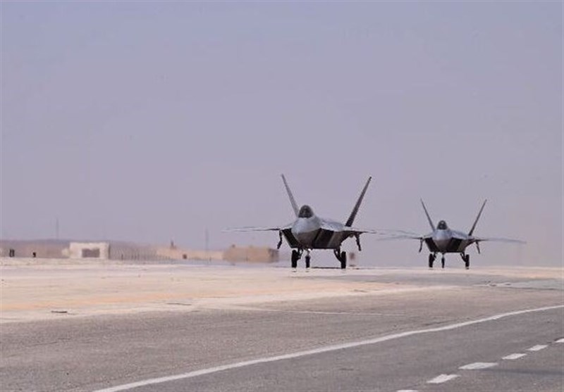 آمریکا جنگنده‌های F-22 را به خاورمیانه اعزام کرد