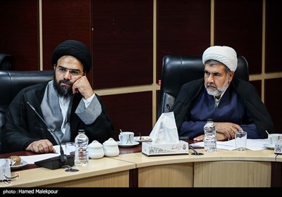 نشست‌های بررسی لایحه عفاف و حجاب با حضور رئیس مجلس در مشهد مقدس