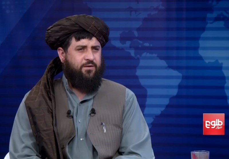 روایت‌های وزیر دفاع طالبان؛ از رابطه با جامعه جهانی تا شکل پرچم افغانستان