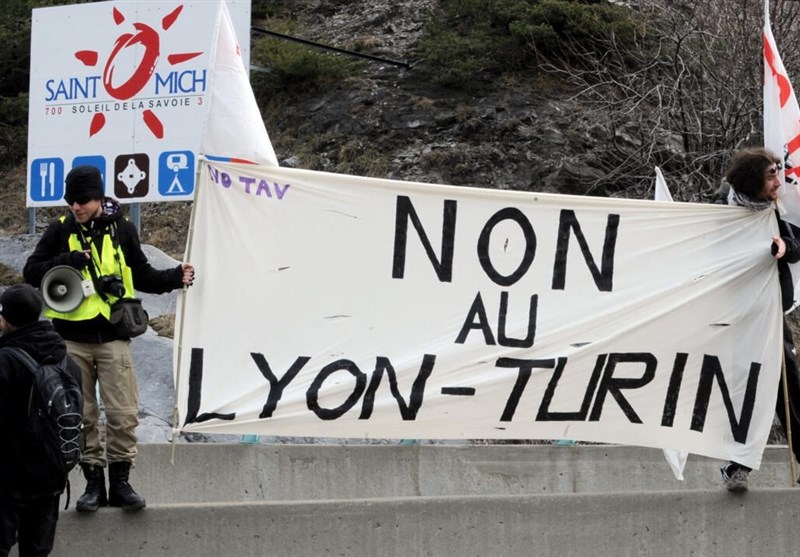 French Activists Determined to Defy Ban on Protest against Lyon-Turin High-Speed Train