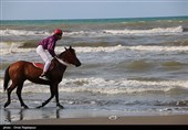 مسابقه سوارکاری کورس بهاره در ساحل چابکسر