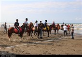 مسابقه سوارکاری کورس بهاره در ساحل چابکسر
