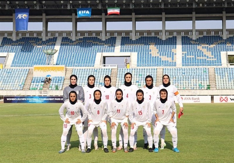 Members of Iran’s Women’s Football Team Visit Red Square