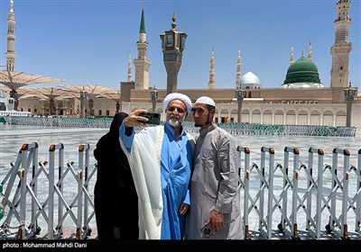 Hajj Pilgrims Converge on Medina
