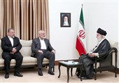 امام خامنه‌ای: ورود نسل جوان مومن فلسطین به صحنه مبارزه، بشارت دهنده آینده روشن است