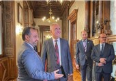 Iranian, Algerian Economy Ministers Hold Talks in Vienna