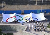 اهتزاز بزرگترین پرچم المپیک در ایران + تصاویر
