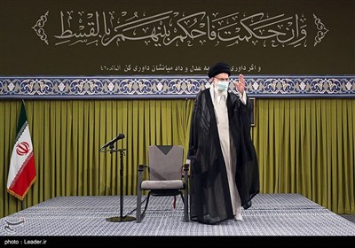  امام خامنه‌ای: قوه‌ی قضائیه یکی از ستونهای اصلی نظام اسلامی است/ سند تحول قوه‌ قضائیه باید به‌ سمت عملیاتی‌ شدن پیش برود 
