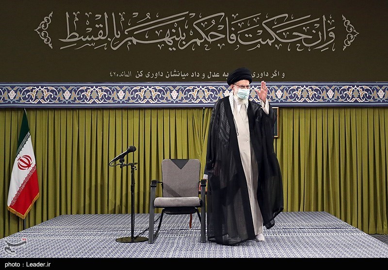 امام خامنه‌ای: قوه‌ی قضائیه یکی از ستونهای اصلی نظام اسلامی است/ سند تحول قوه‌ قضائیه باید به‌ سمت عملیاتی‌ شدن پیش برود