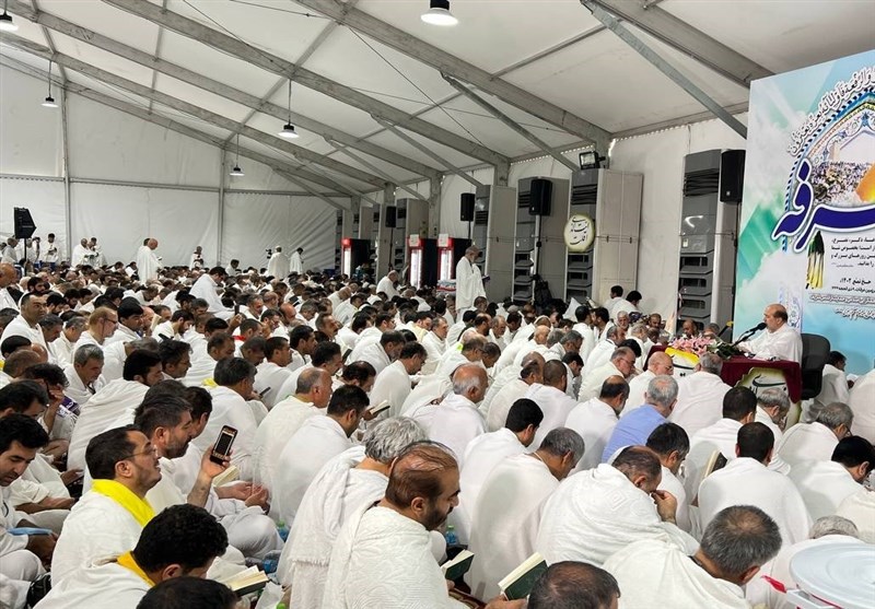 زائران ایرانی دعای عرفه را در صحرای عرفات زمزمه کردند + تصاویر