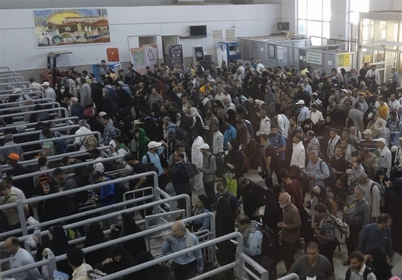 تردد ‌یک میلیون و 600 هزار زائر اربعین از مرز مهران/ 60 درصد زائران با خودروی شخصی به مرز رفتند