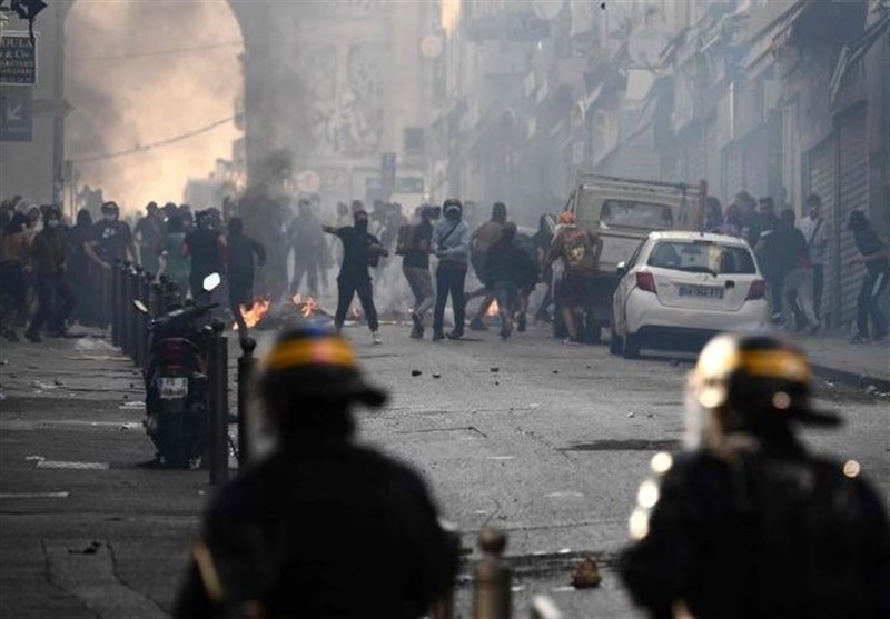 ادامه اعتراضات در فرانسه/ بازداشت بیش از 700 نفر در شب گذشته