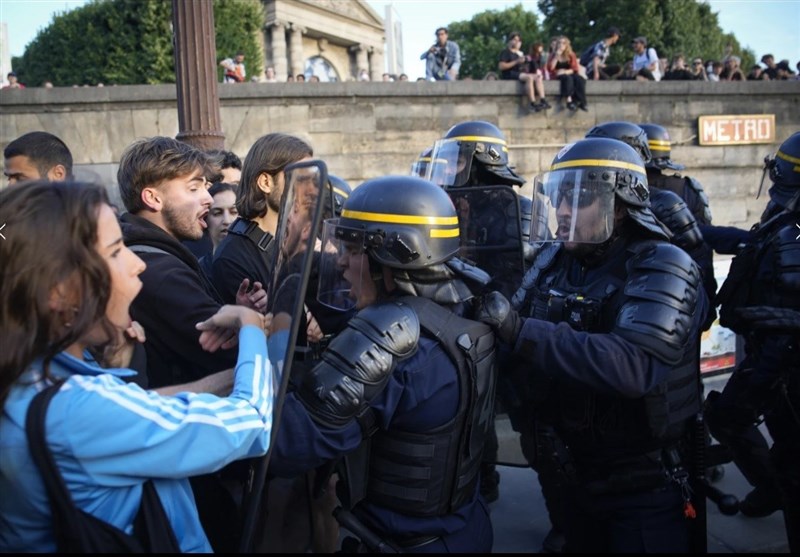 Iran Urges France to Avoid Violence against Protesters