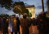 French Rioting Appears to Slow on 6th Night after Teen&apos;s Killing by Police in Paris Suburb