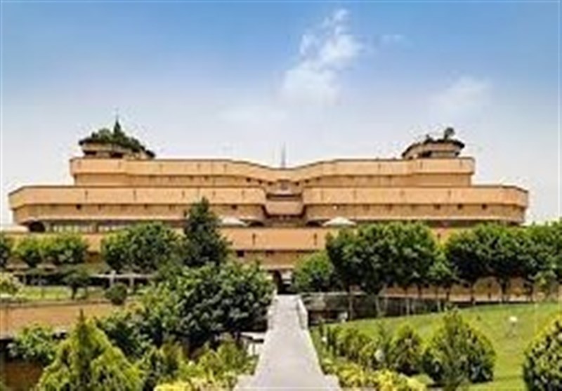 تالارهای مطالعه کتابخانه ملی ایران در روزهای چهارشنبه و پنجشنبه باز است