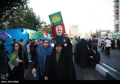 مهمانی ده کیلومتری غدیر در خیابان انقلاب