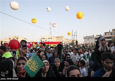 مهمانی ده کیلومتری غدیر در خیابان انقلاب