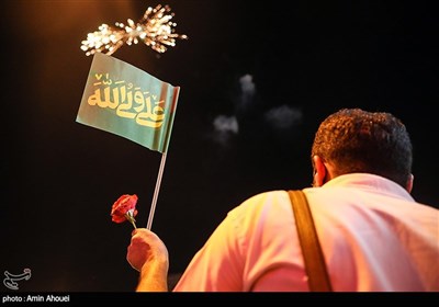 مهمانی ده کیلومتری غدیر در خیابان انقلاب