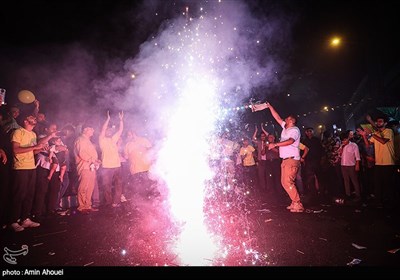 مهمانی ده کیلومتری غدیر در خیابان انقلاب