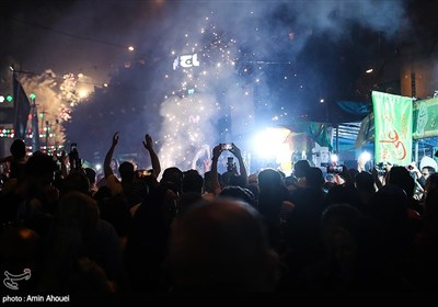 مهمانی ده کیلومتری غدیر در خیابان انقلاب