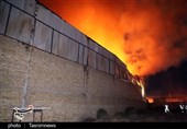 آتش‌سوزی گسترده در انبار لوله آب منطقه‌ای کردستان/ عملیات اطفا حریق آغاز شد
