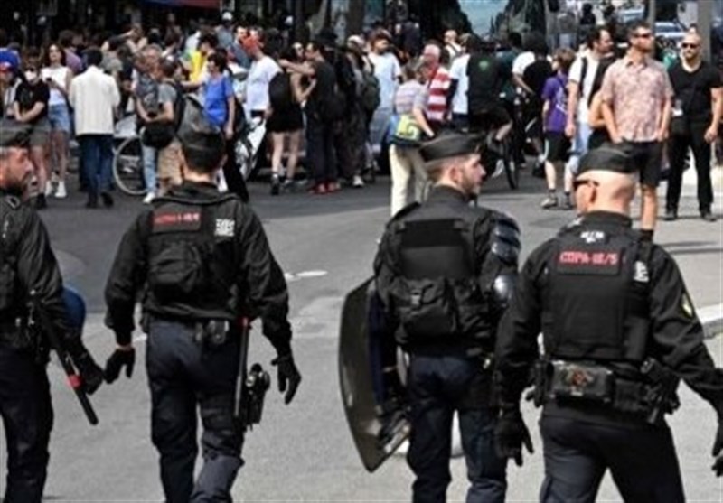France Protesters Defy Bans to Rally against Police Violence