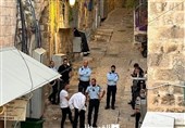قلدرمآبی به‌سبک اشغالگران| اخراج اجباری یک خانواده فلسطینی و اسکان شهرک‌نشینان صهیونیست در منزلشان +فیلم