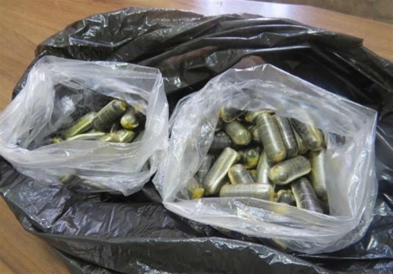 کشف 126 بسته حشیش از معده یک مسافر هواپیما!