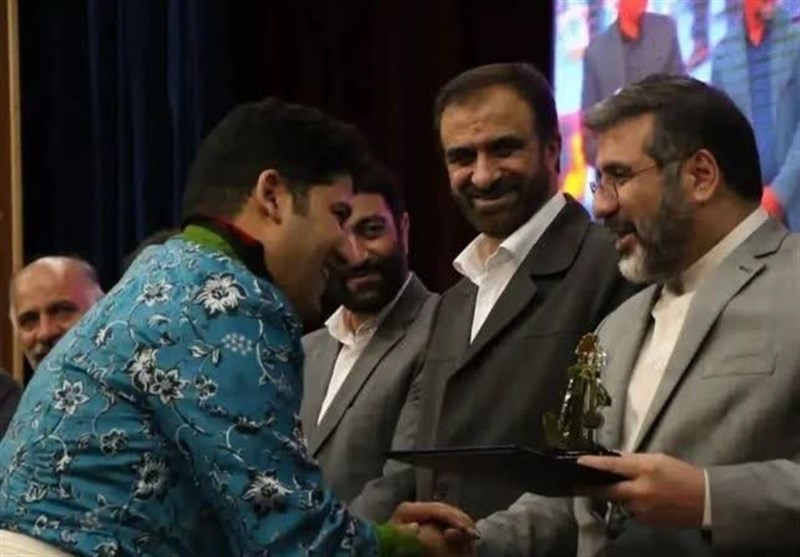 گروه «بهارباد» لرستان مقام نخست جشنواره ‌نواحی را کسب کرد