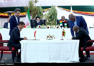 نشست هیئت های عالیرتبه ایران و زیمبابوه و امضا اسناد همکاری