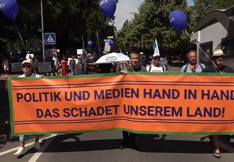 Protesters in Heilbronn Rally against German Arms Supplies to Ukraine (+Video)