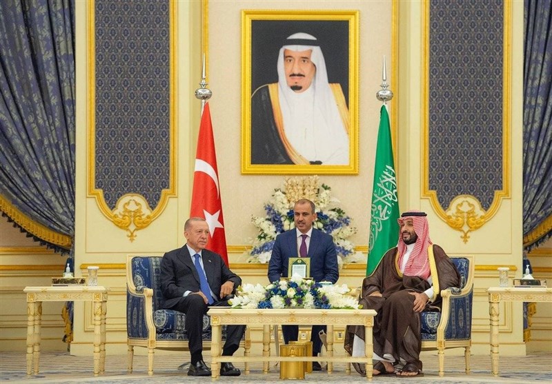 رایزنی محمد بن سلمان و اردوغان/ قرارداد نظامی عربستان با ترکیه برای خرید پهپاد