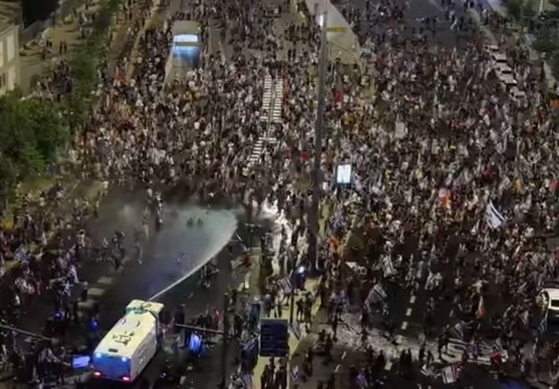 خیابان های تل‌آویو لبریز از معترضان/ تظاهرات بیش از 160 هزار صهیونیست علیه نتانیاهو