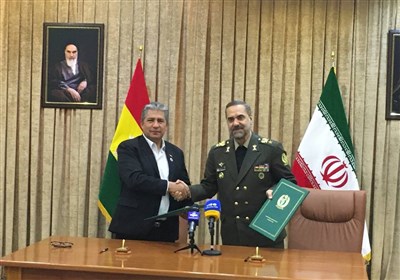  امضای تفاهم‌نامه همکاری بین وزرای دفاع ایران و بولیوی/ شگفت زدگی از پیشرفت‌های ایران 