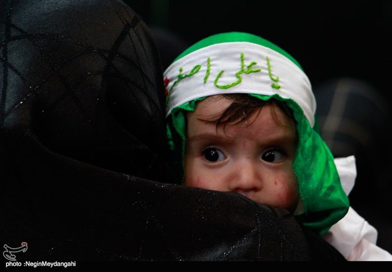 اجتماع شیرخوارگان حسینی در کاشان/ مادران به یاد 6 ماهه دشت کربلا عزاداری کردند + تصاویر