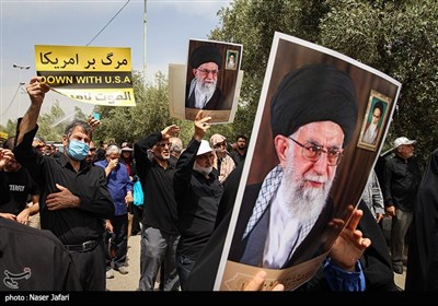 مسيرة في طهران تندد بإساءة القرآن الكريم