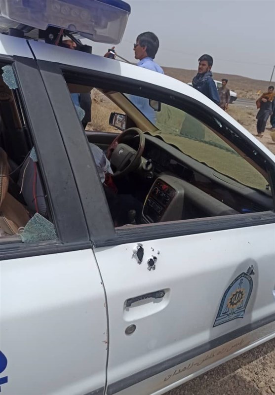 تصاویر حمله تروریستی در محور ‌خاش ـ تفتان / شهادت ۴ تن از کارکنان پلیس راه + اسامی شهداء