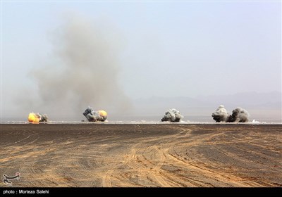 مناورات "فدائيو سماء الولاية" الجوية للجيش الإيراني