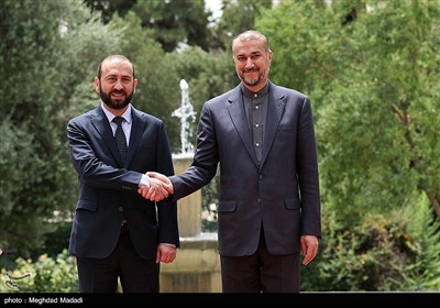 لقاء وزيري خارجية إيران وأرمينيا