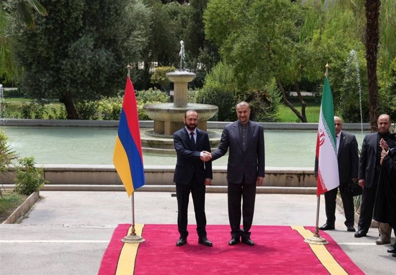 Iran Stresses Survival of Land Route with Armenia