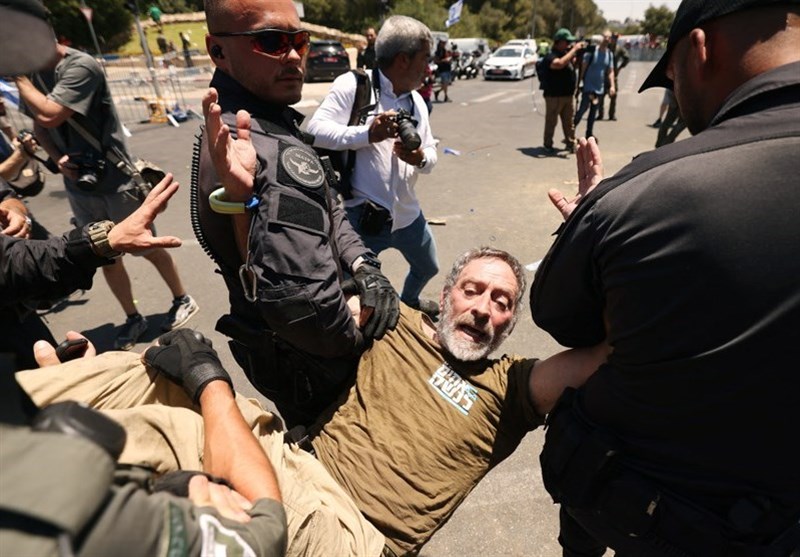 Violent Protests Erupt After Israel&apos;s Knesset Approves Controversial Judicial Overhaul (+Video)