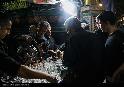 مراسم عزاداری شب تاسوعای حسینی در امامزاده عبدالله (ع) ری