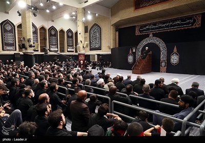 مراسم عزادای شب عاشورای حسینی در حسینیه امام خمینی(ره)