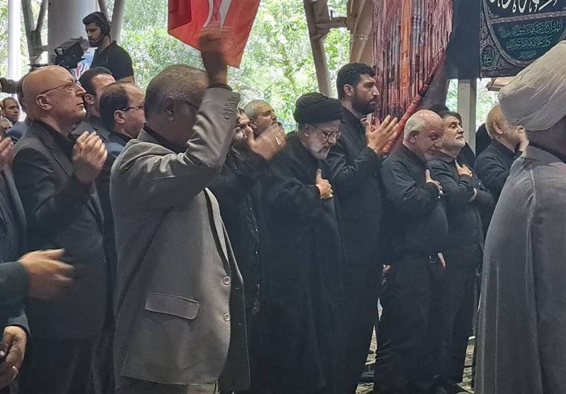 حضور رئیس جمهور در جمع عزاداران حسینی در نمازجمعه دانشگاه تهران