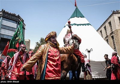 خیمه سوزان ظهر عاشورا در چهار راه گلوبندک تهران