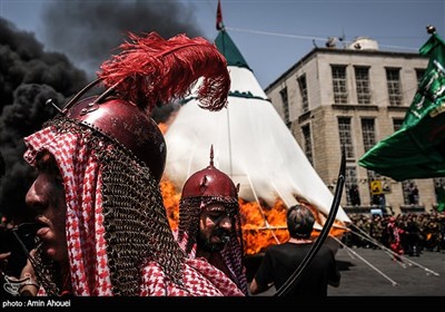 خیمه سوزان ظهر عاشورا در چهار راه گلوبندک تهران