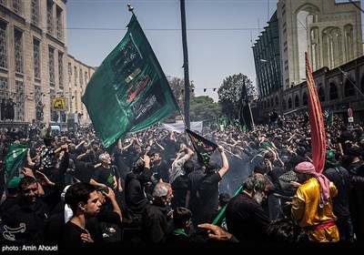 خیمه سوزان ظهر عاشورا در چهار راه گلوبندک تهران