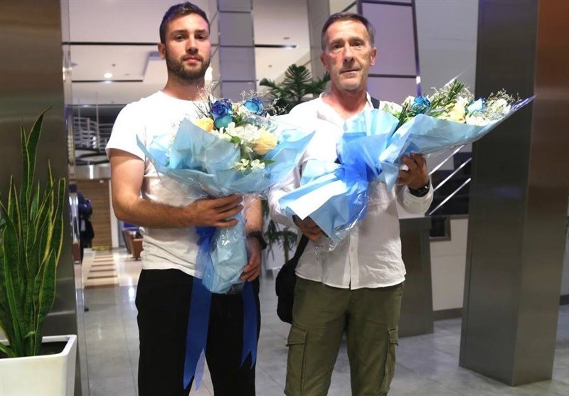 2 مربی اسپانیایی استقلال وارد تهران شدند