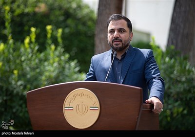  زارع پور: استارلینگ قواعد سرزمینی را رعایت کند می تواند در ایران خدمات ارائه دهد 