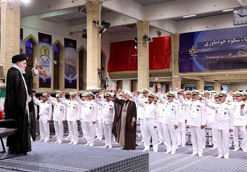Leader Lauds Navy for Elevating Iran’s Prestige after Circumnavigation of World